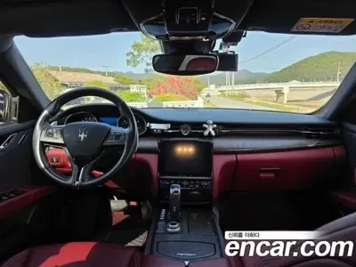 Maserati Quattroporte