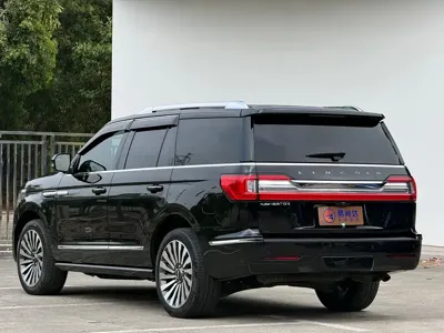 Lincoln Navigator