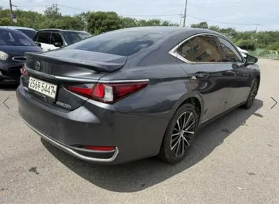 Lexus ES