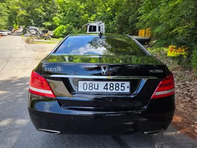 Hyundai Equus