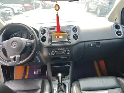 Volkswagen Golf (Import)