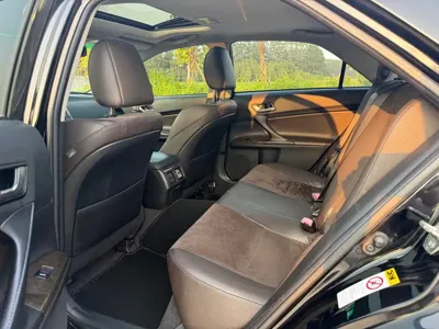 Toyota Reiz