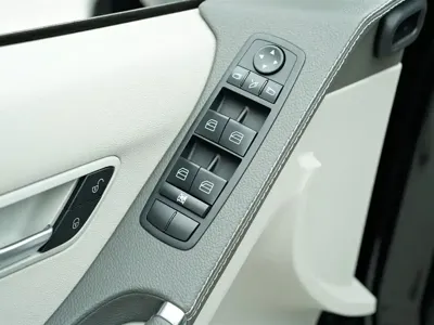 Mercedes-Benz R-Class