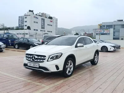 Mercedes-Benz GLA-Class