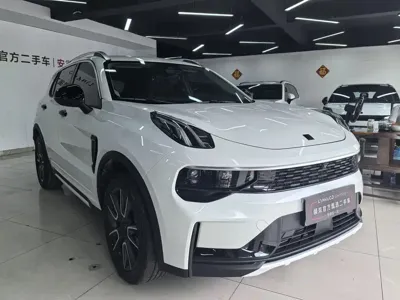 Lynk & Co 01