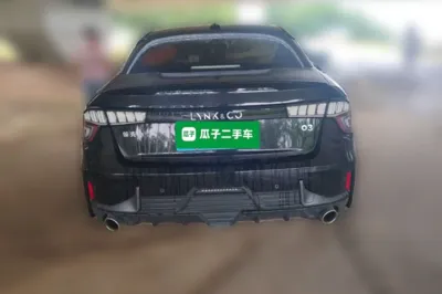 Lynk & Co 03