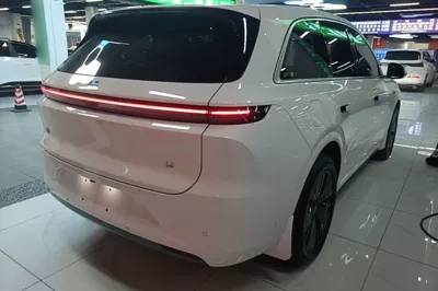 Li Auto L6