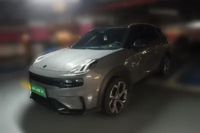 Lynk & Co 06