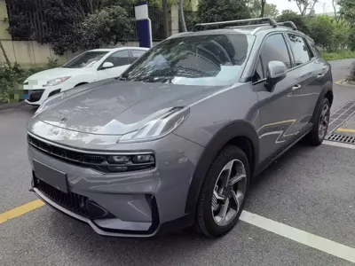 Lynk & Co 06