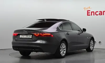 Jaguar XF