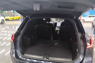 Nio ES8