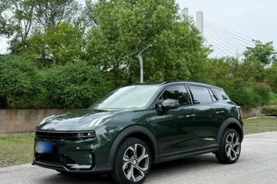 Lynk & Co 06
