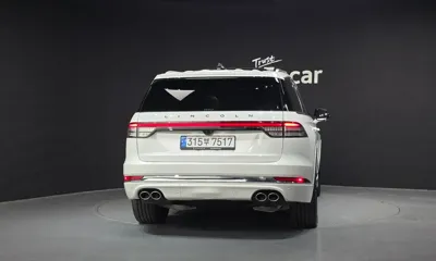 Lincoln Aviator