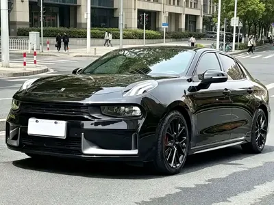 Lynk & Co 03