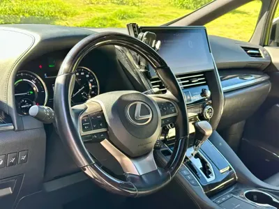 Lexus LM