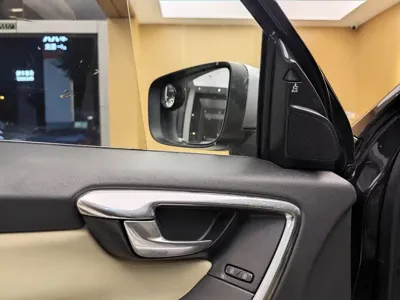 Volvo XC60 (Import)