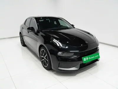 Lynk & Co 03