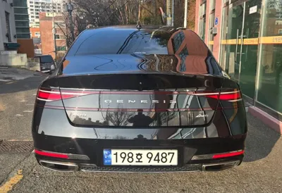 Genesis G90