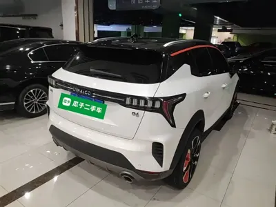 Lynk & Co 06