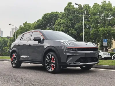 Lynk & Co 06