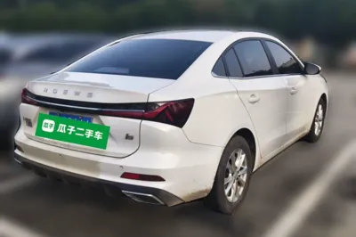 Roewe i5