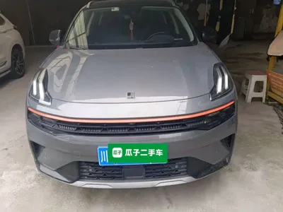 Lynk & Co 06