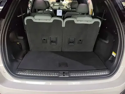 Nio ES8
