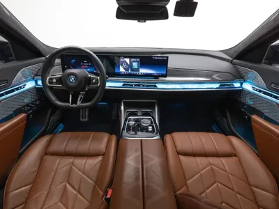 BMW i7