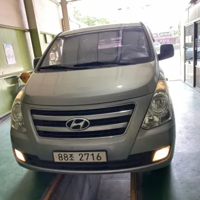 Hyundai Starex