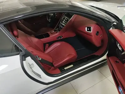 Aston Martin DB11