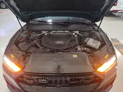 Audi A7L