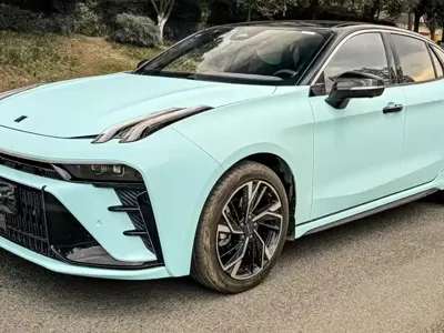 Lynk & Co 03