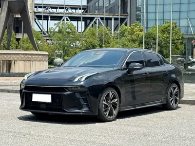 Lynk & Co 03