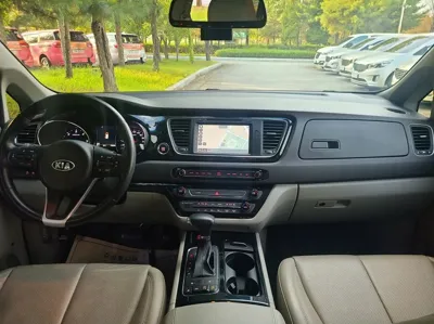 Kia Canival