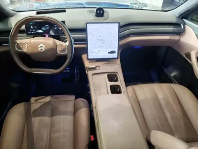 Nio ES8