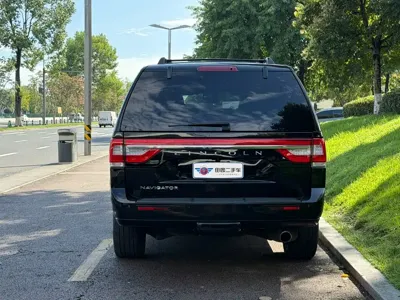 Lincoln Navigator