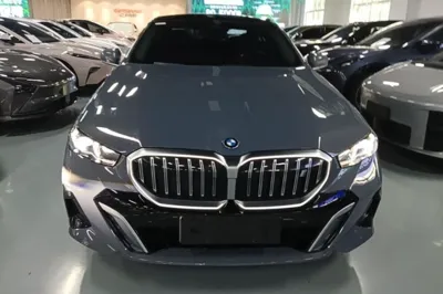 BMW i5