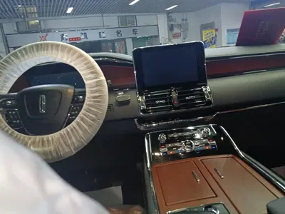 Lincoln Navigator