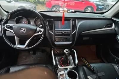 Zotye SR7