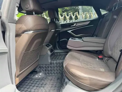 Audi A7L