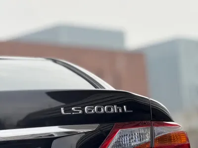 Lexus LS