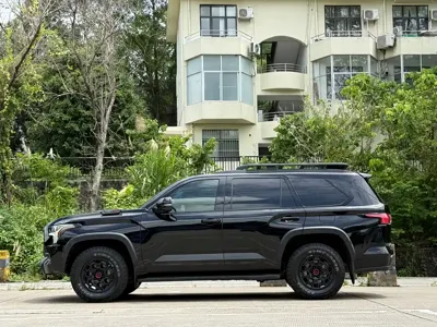 Toyota Sequoia
