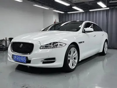 Jaguar XJ