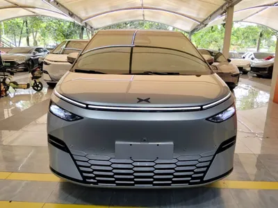 Xpeng X9