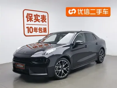 Lynk & Co 03