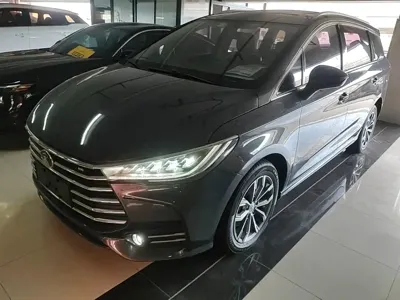 BYD MAX