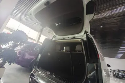 Li Auto MEGA