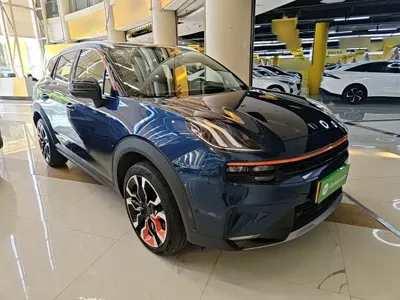 Lynk & Co 06
