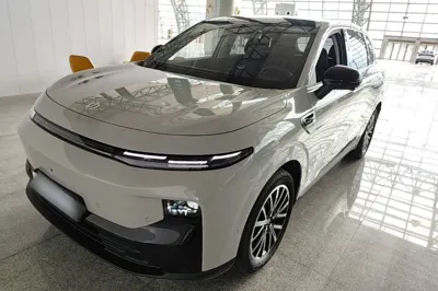 Leapmotor B10