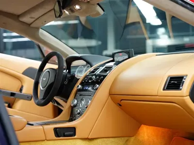 Aston Martin V8 Vantage